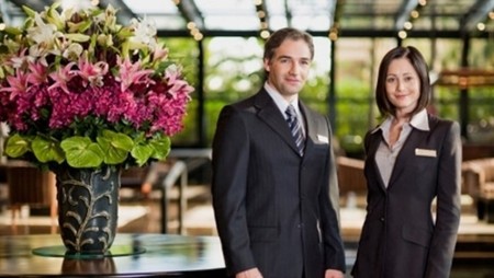 How to Become a Hotel Manager